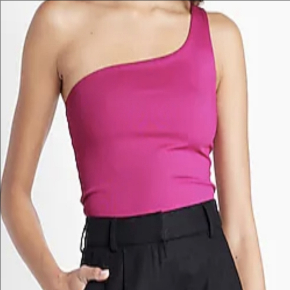 Express Body Contour Ribbed One Shoulder Crop Top